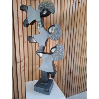 Full of Energy van Dominic Benhura