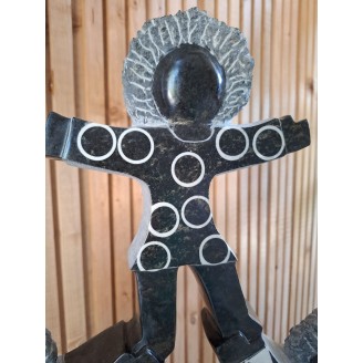 Happy three van Dominic Benhura